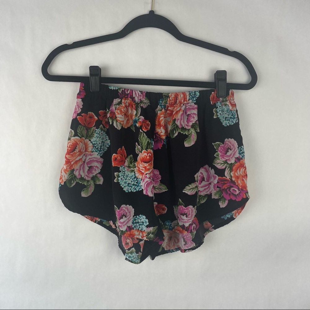 Ambiance Apparel Floral and Black Shorts Size L